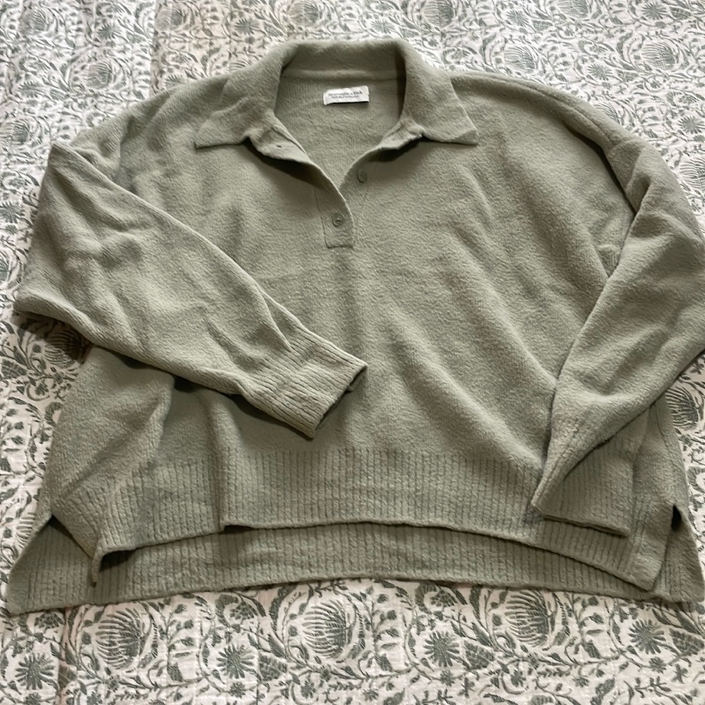 Abercrombie & Fitch Olive Green Sweater